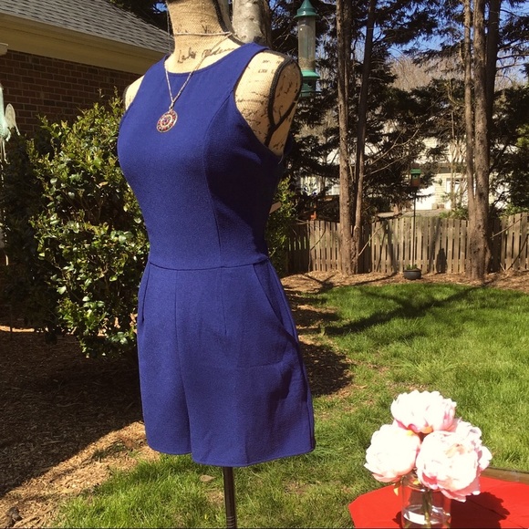 Blue romper w/ pockets - Picture 3 of 8